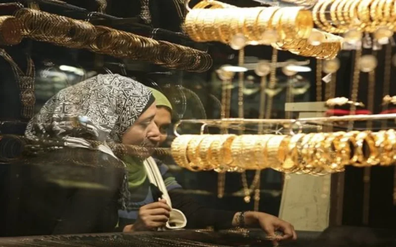 تراجع سعر عيار 21 في مصر إلى مستوى 7000 جنيه للجرام الواحد